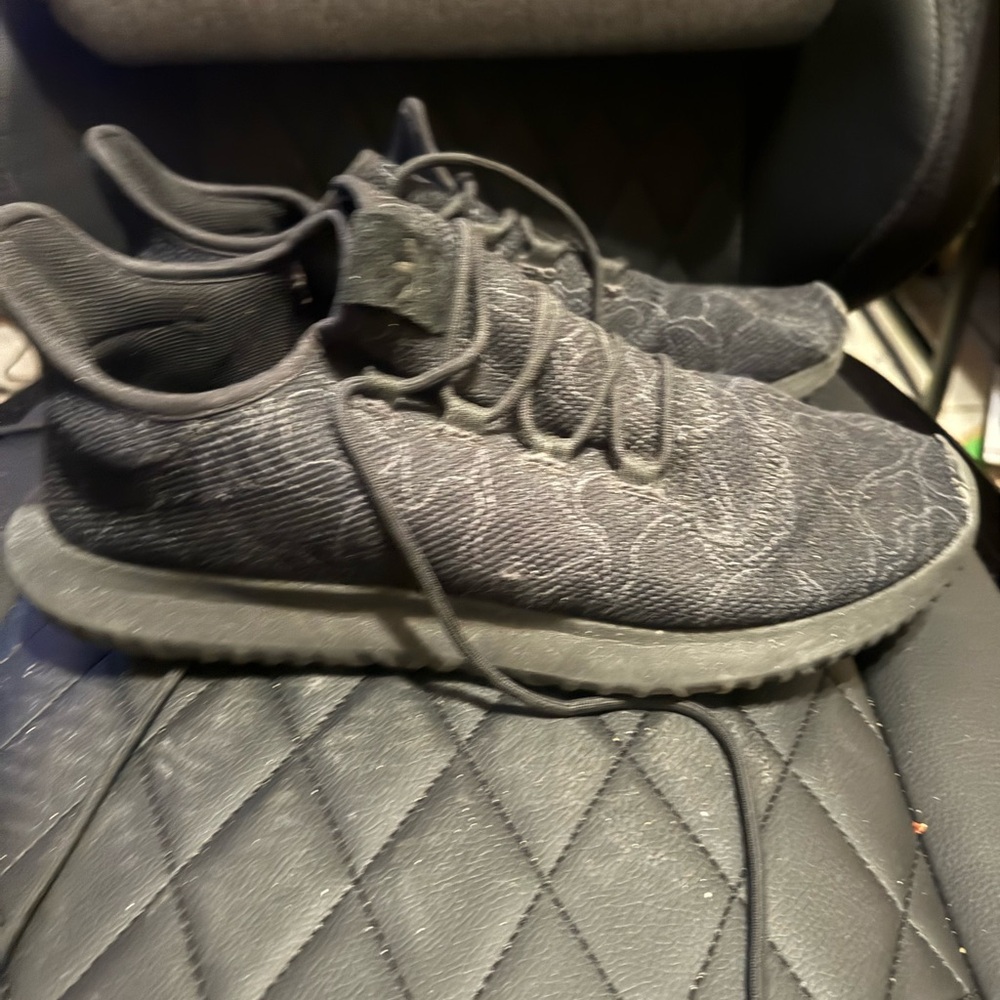 Adidas tubular shadow